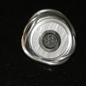 Broche 9