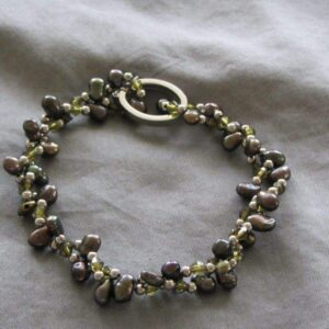 Nuggetparel armband donkergroen